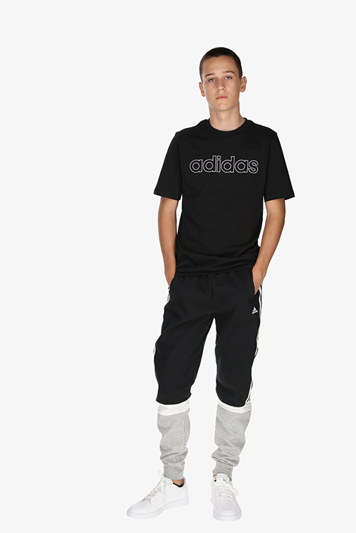  <center><b>adidas za urbane tinejdžere</center></b>