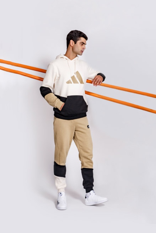 </br><b><center>adidas</b></center></br>