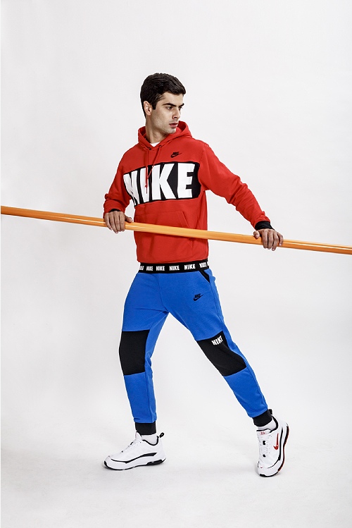 </br><b><center>NIKE</b></center></br>