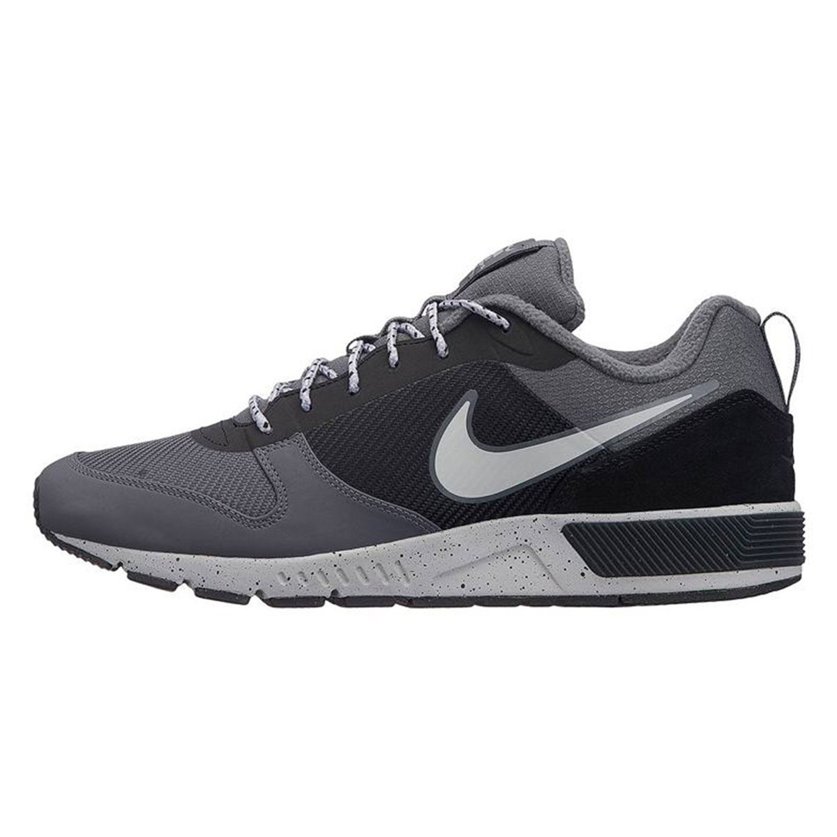 Nike store nightgazer cena