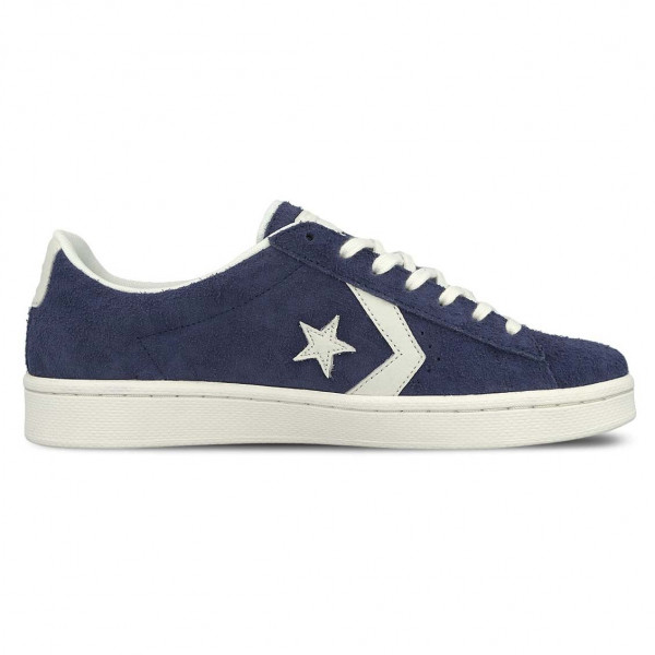 Converse PL 76 