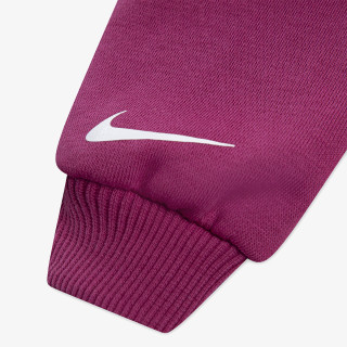 Nike Essentials 