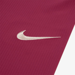 Nike Swoosh On Pointe 