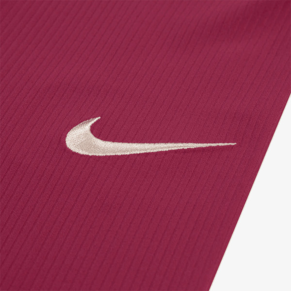 Nike Swoosh On Pointe 