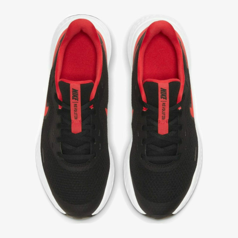 Nike REVOLUTION 5 