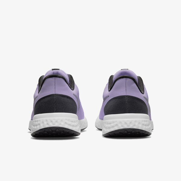 Nike Revolution 5 