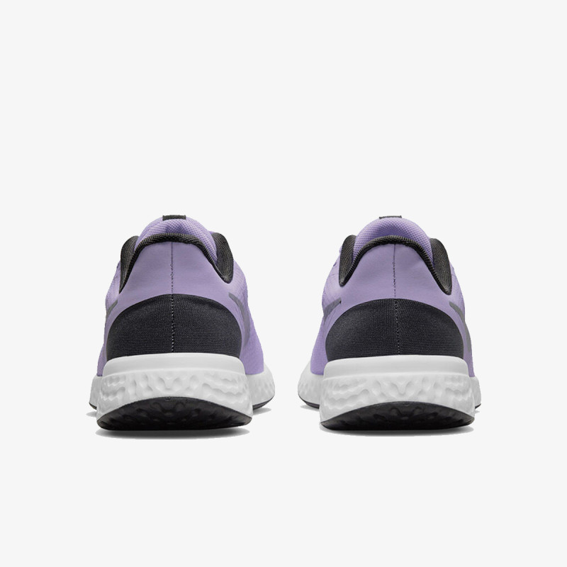 Nike Revolution 5 