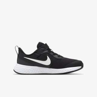 Nike Revolution 5 
