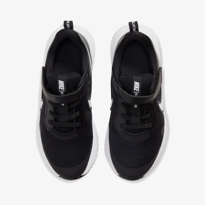 Nike Revolution 5 