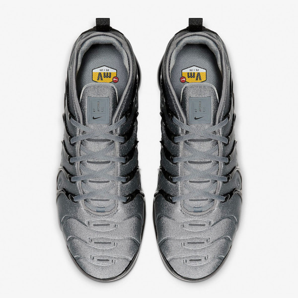 Nike AIR VAPORMAX PLUS 