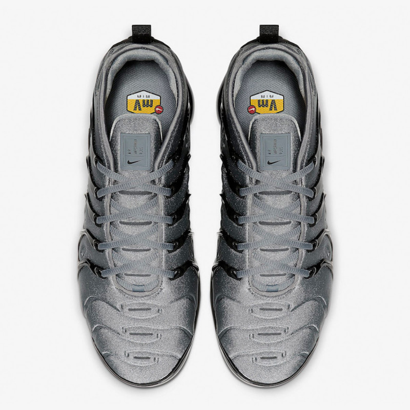 Nike AIR VAPORMAX PLUS 