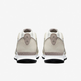 Nike NIKE VENTURE RUNNER 