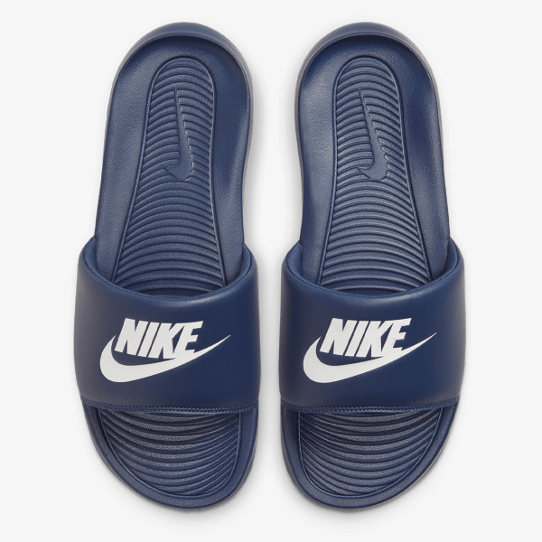 Nike VICTORI ONE 