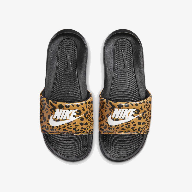 Nike VICTORI ONE 