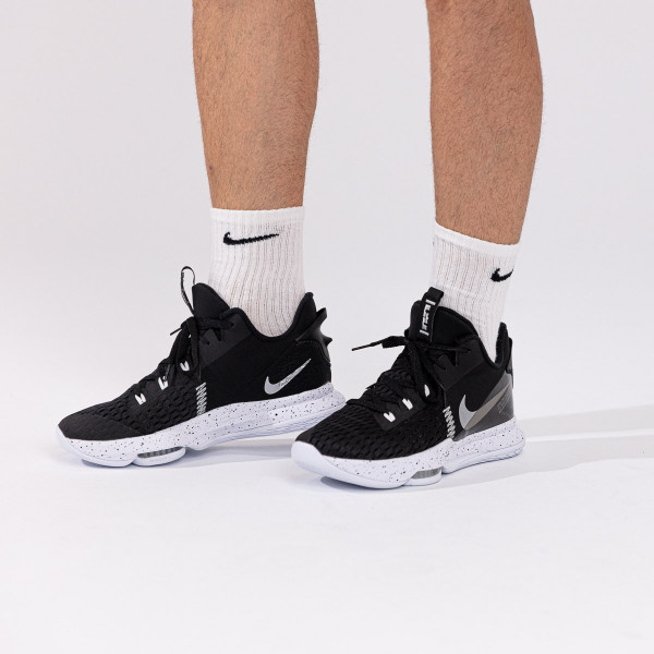 Nike Маратонки LeBron Witness 5 