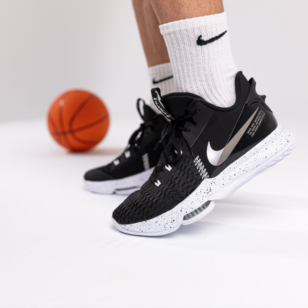 Nike Маратонки LeBron Witness 5 