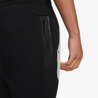 Nike SPORTSWEAR TECH 
