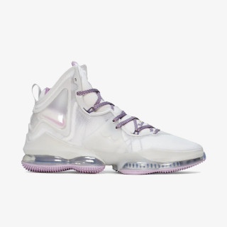 Nike LEBRON XIX 