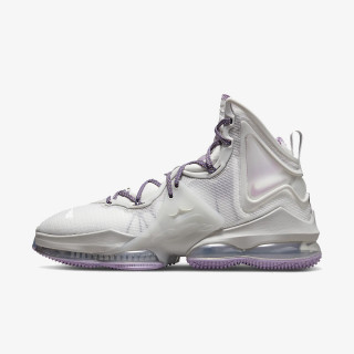 Nike LEBRON XIX 