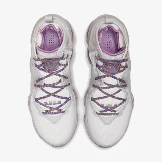 Nike LEBRON XIX 