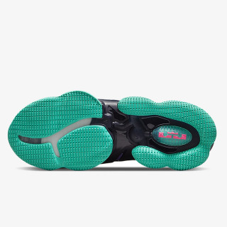 Nike LEBRON XIX 