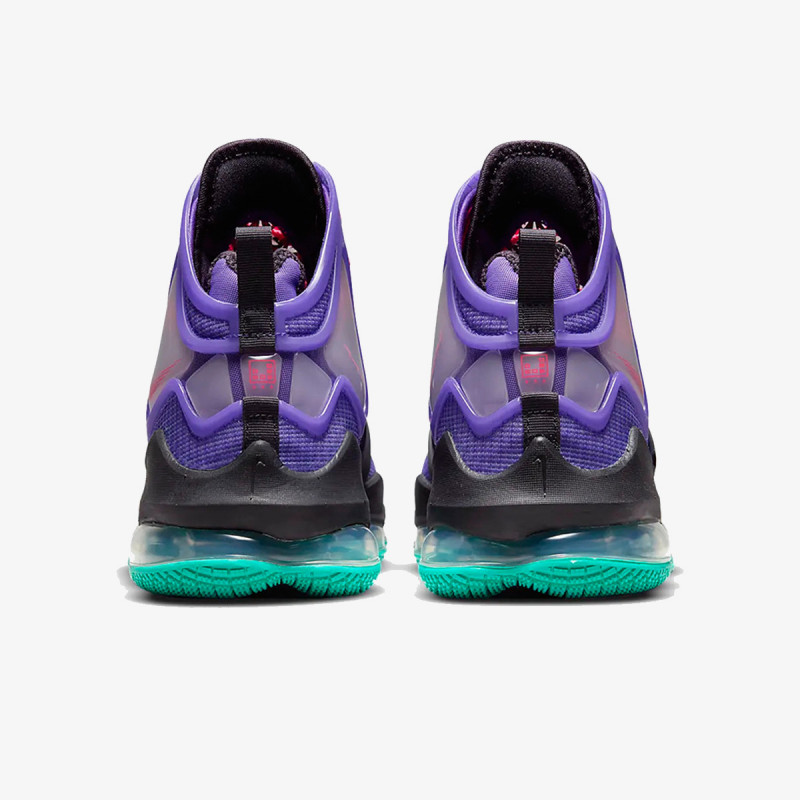Nike LEBRON XIX 