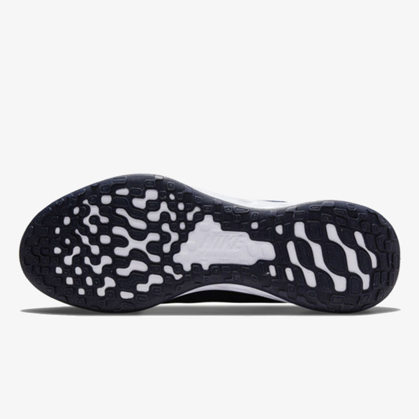 Nike Revolution 6 