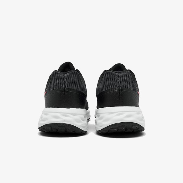 Nike Revolution 6 