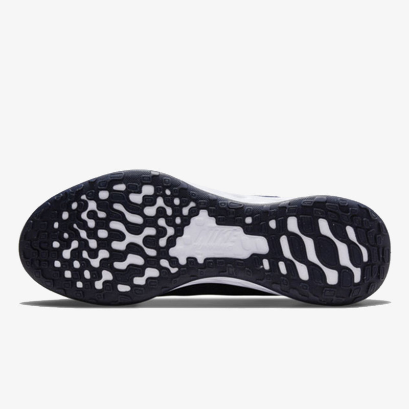 Nike Revolution 6 