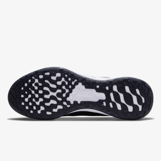 Nike Revolution 6 