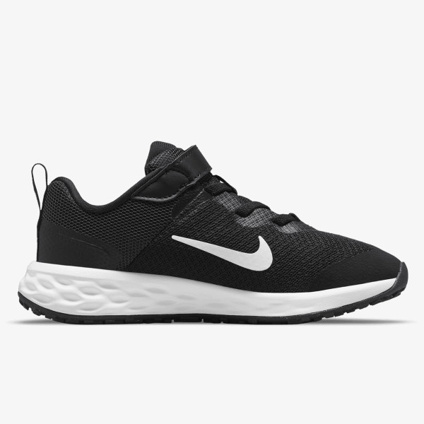 Nike Revolution 6 