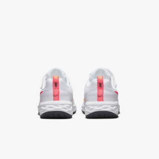 Nike Revolution 6 