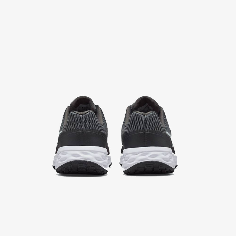 Nike Revolution 6 