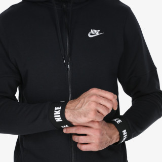 Nike Sportswear Essentials 