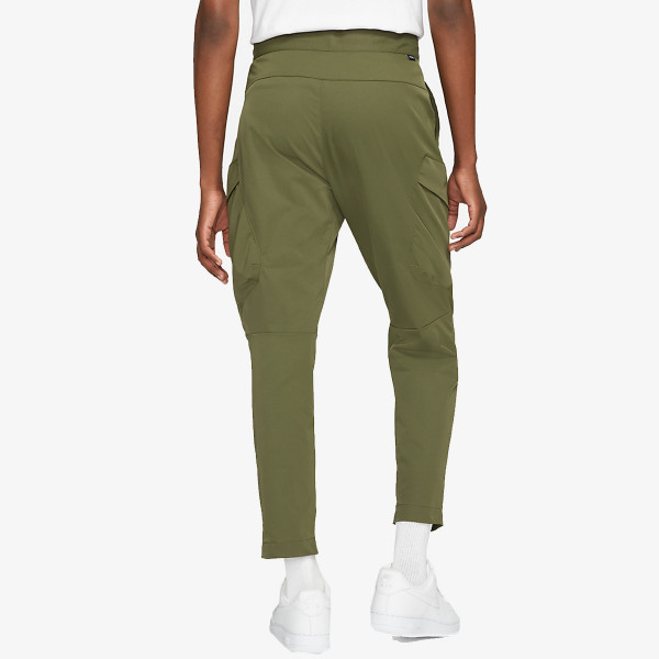 Nike SPORTSWEAR TECH ESSENTIALS 