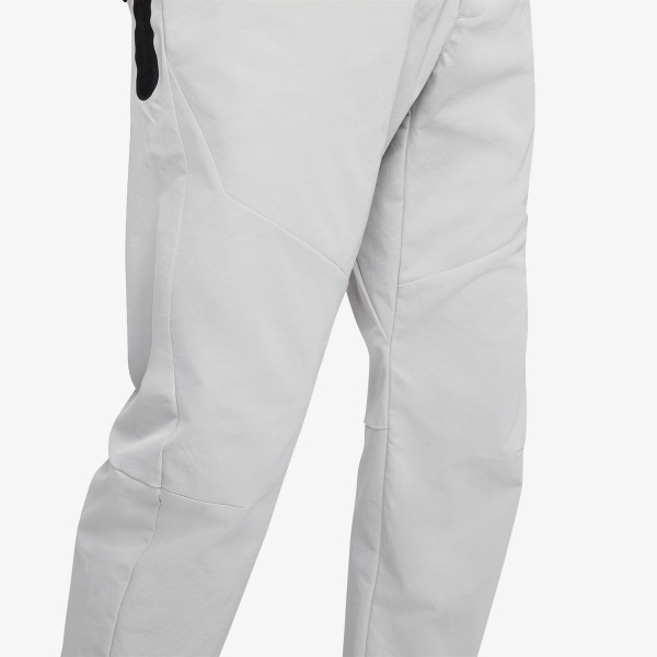 Nike Sportswear Essentials 