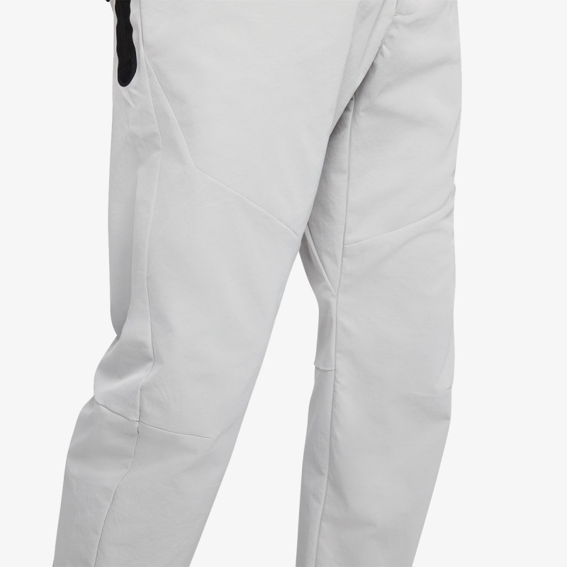 Nike Sportswear Essentials 