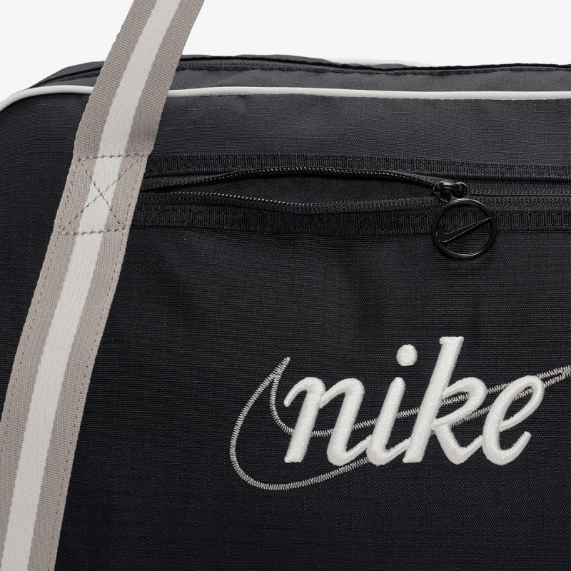 Nike Challenger 