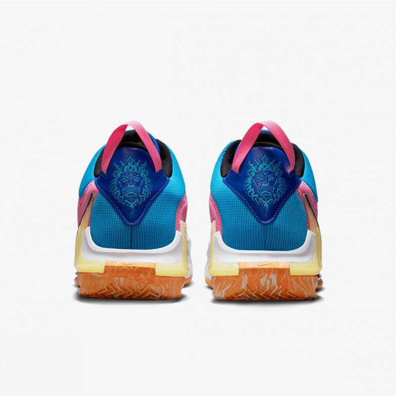 Nike LEBRON WITNESS VII 
