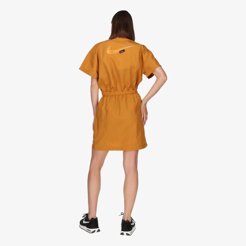 Nike Sportswear Swoosh 