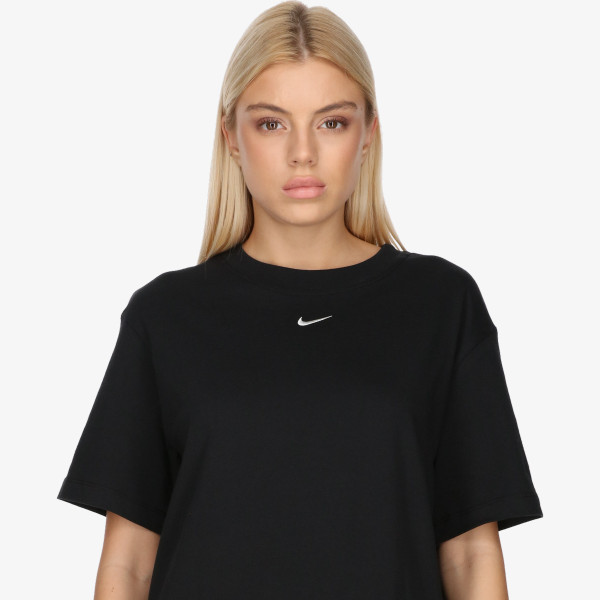 Nike Sportswear Essentials 