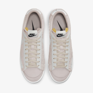 Nike WMNS BLAZER LOW PLATFORM 