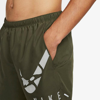 Nike Dri-FIT Challenger Run Division 