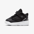 Nike Jordan Max Aura 4 