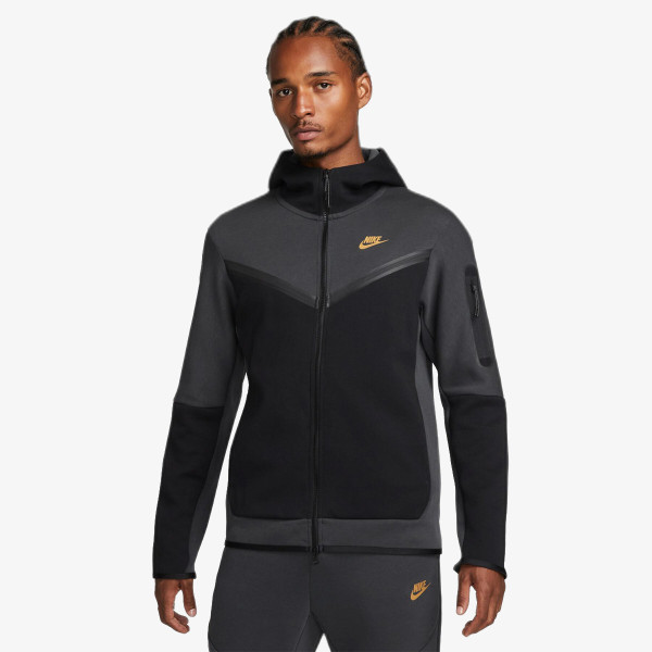 Nike Sportswear 