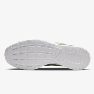 Nike DV7775 
