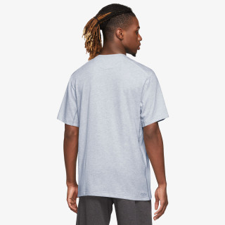Nike Primary 