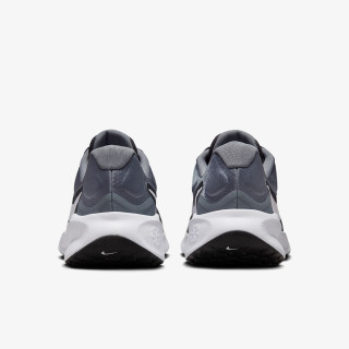 Nike Revolution 7 