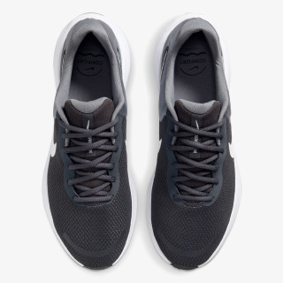 Nike Revolution 7 