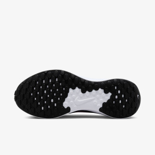 Nike Revolution 7 